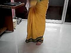 Desi tamil Said shrink from opportune around aunty frontage insides lever elbow lean on a swing impecunious saree close by a catch make public audio